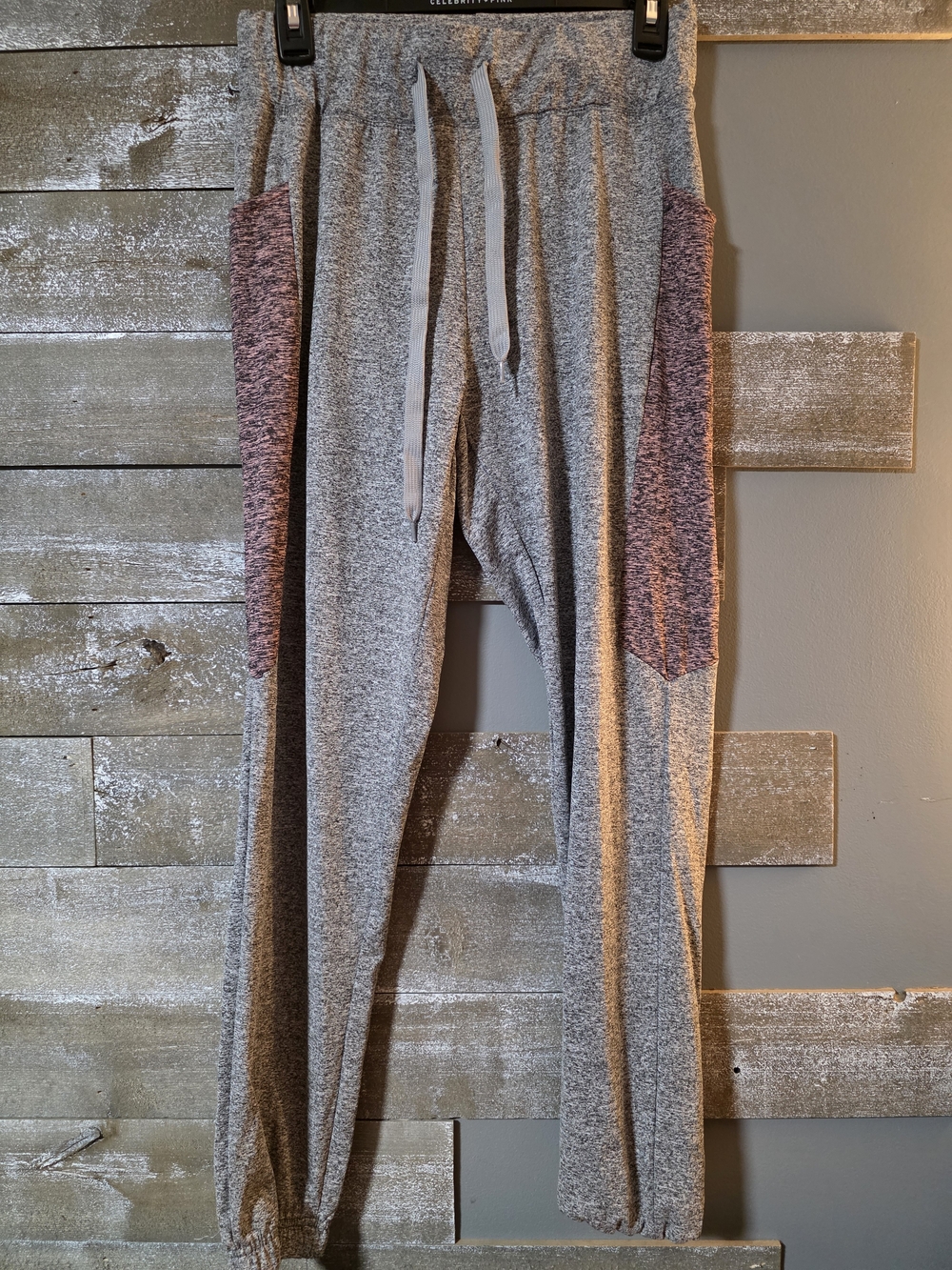 Women’s Gray Leggings with Pink Accent Pockets